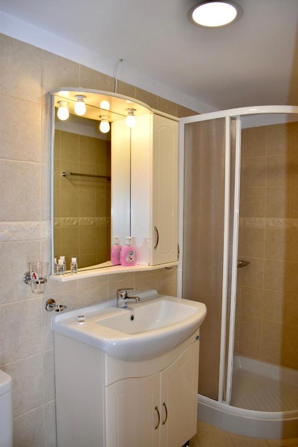 Minoa Hotel ناوسا المظهر الخارجي الصورة
